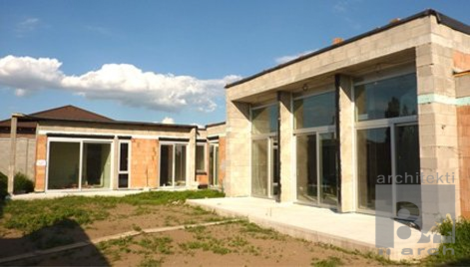 Referenčné projekty / Realizácia rd v Hlohovci - foto Referenčné projekty / Realizácia rd v Hlohovci - foto