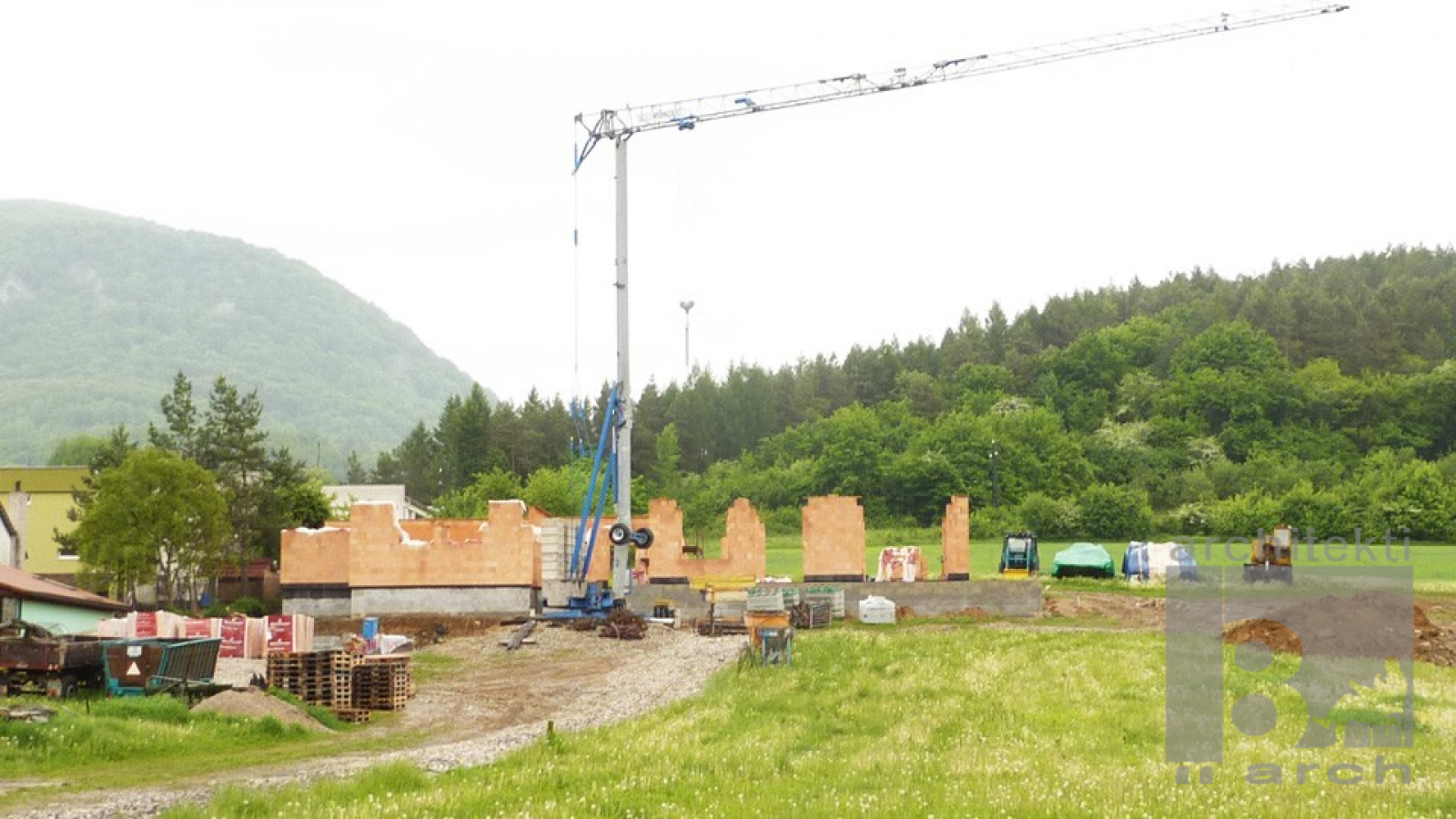 Referenčné projekty / Realizácia poľovnícka vila Trenčín - foto