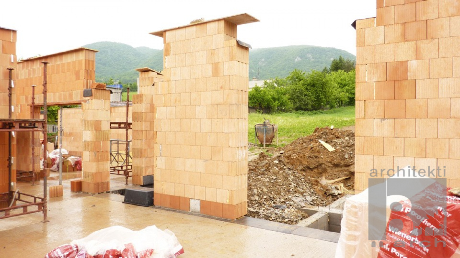 Referenčné projekty / Realizácia poľovnícka vila Trenčín - foto