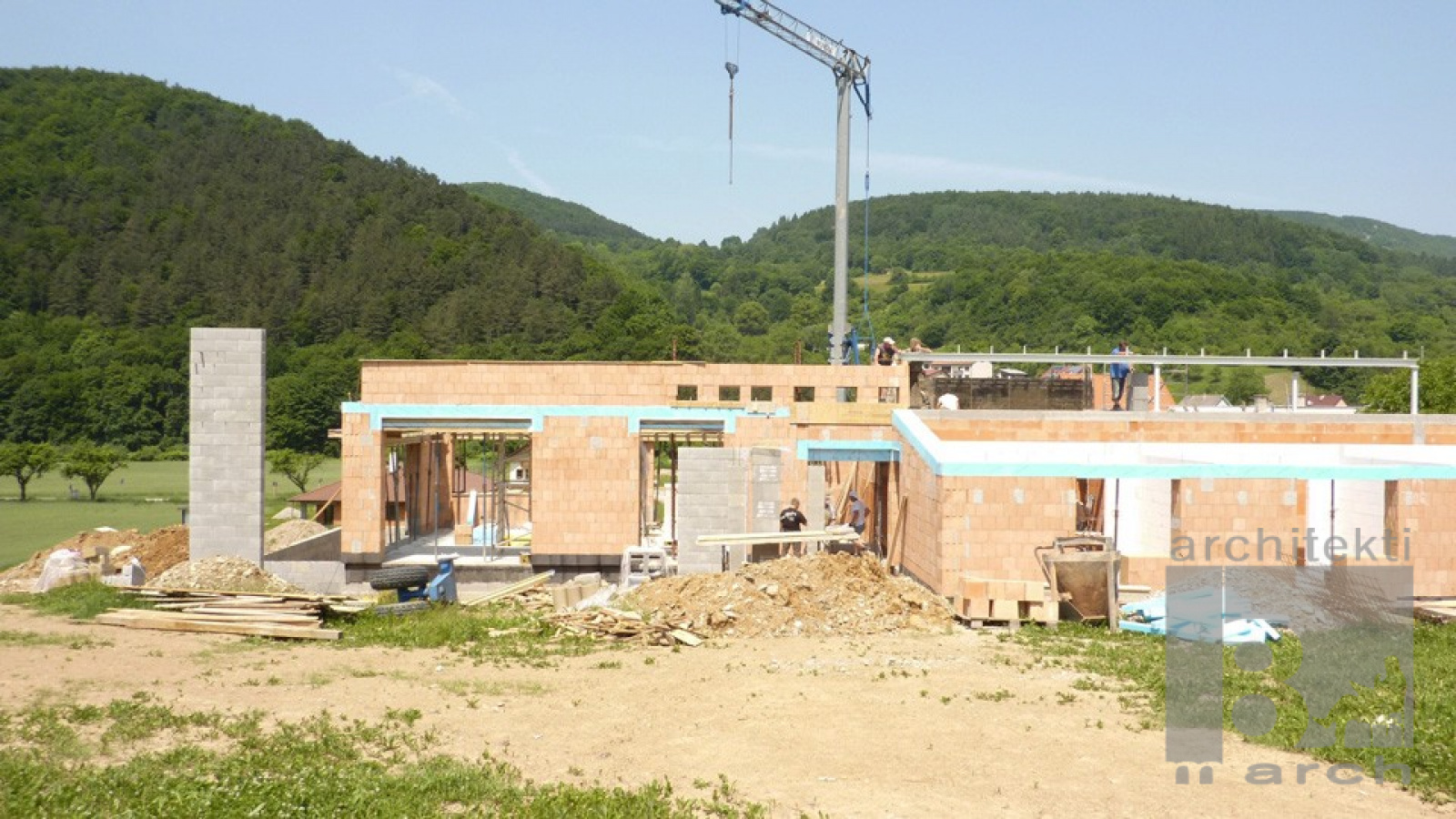 Referenčné projekty / Realizácia poľovnícka vila Trenčín - foto