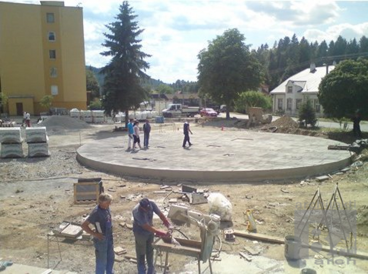 Referenčné projekty / Realizácia - námestie  Hriňová - foto Referenčné projekty / Realizácia - námestie  Hriňová - foto