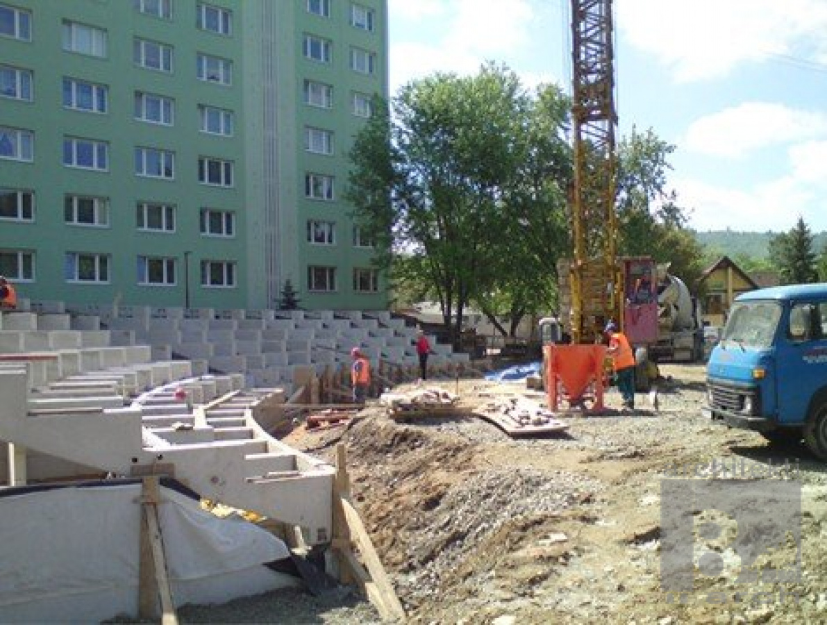 Referenčné projekty / Realizácia - námestie  Hriňová - foto Referenčné projekty / Realizácia - námestie  Hriňová - foto