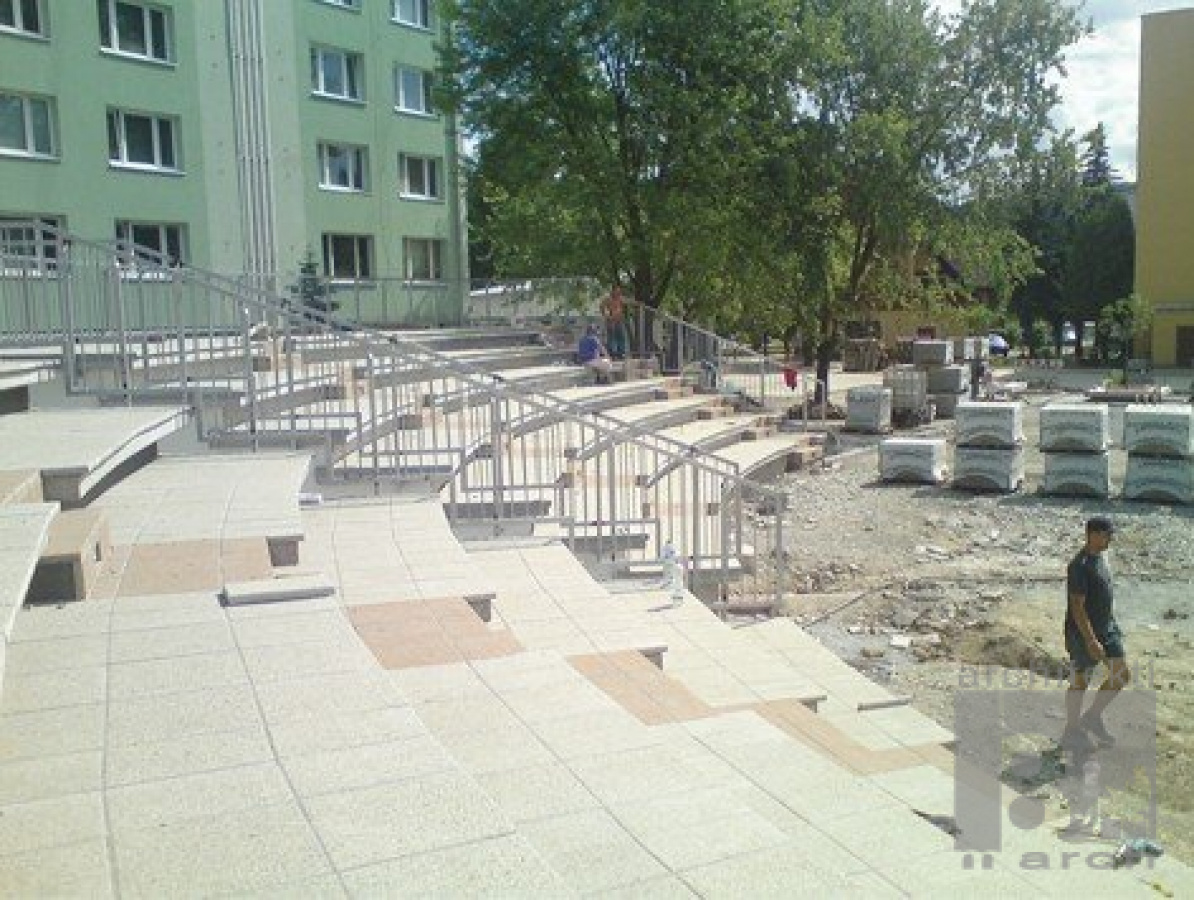 Referenčné projekty / Realizácia - námestie  Hriňová - foto Referenčné projekty / Realizácia - námestie  Hriňová - foto