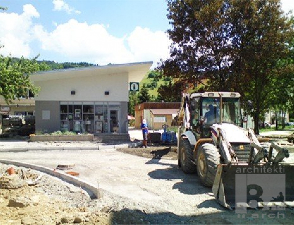 Referenčné projekty / Realizácia - námestie  Hriňová - foto Referenčné projekty / Realizácia - námestie  Hriňová - foto