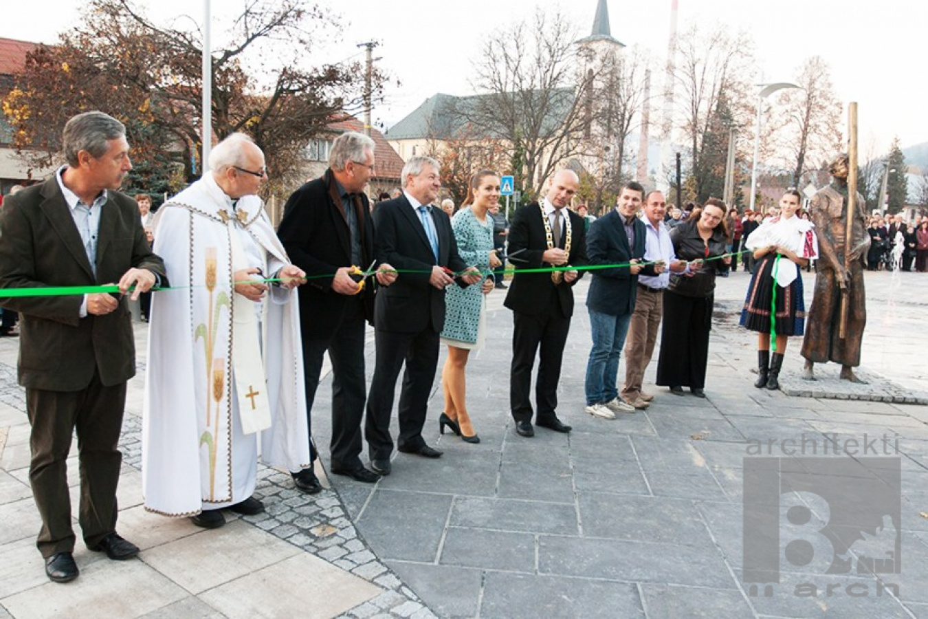 Referenčné projekty / Realizácia - námestie  Hriňová - foto Referenčné projekty / Realizácia - námestie  Hriňová - foto