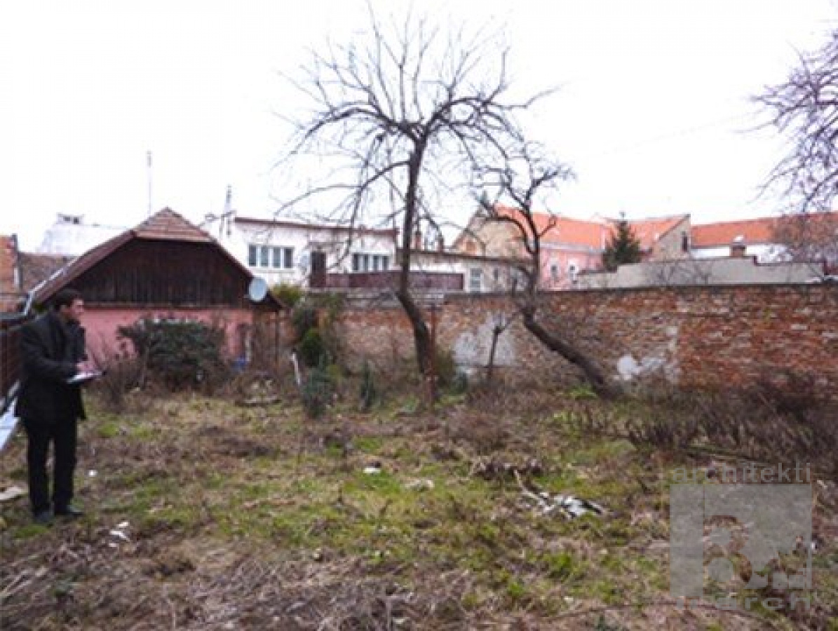 Pre zaujímavosť takto vyzerala plocha pred návrhom m8arch. Referenčné projekty / Realizácia kaviarne Coffee- Berry - foto Referenčné projekty / Realizácia kaviarne Coffee- Berry - foto